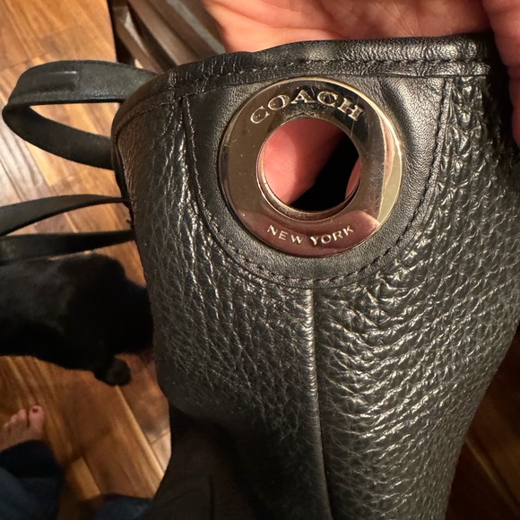 Coach tote/sachel/shoulder bag. - Picture 12 of 13